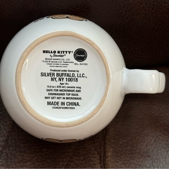 Hello Kitty in Gingerbread Dress 15.9oz Ceramic Christmas Mug - Picture 8 of 9